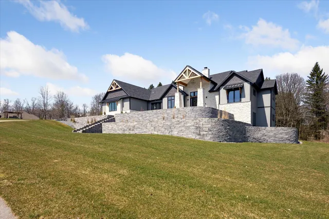 $2,300,000 | 32170 Bent Oak Trail, Niles, MI 49120