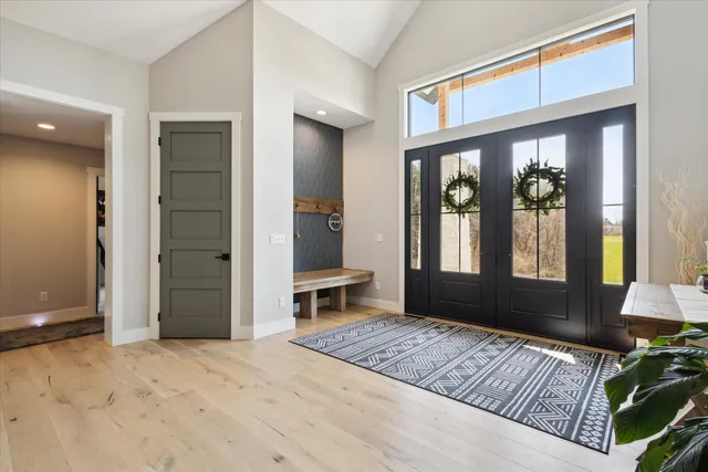 $2,300,000 | 32170 Bent Oak Trail, Niles, MI 49120