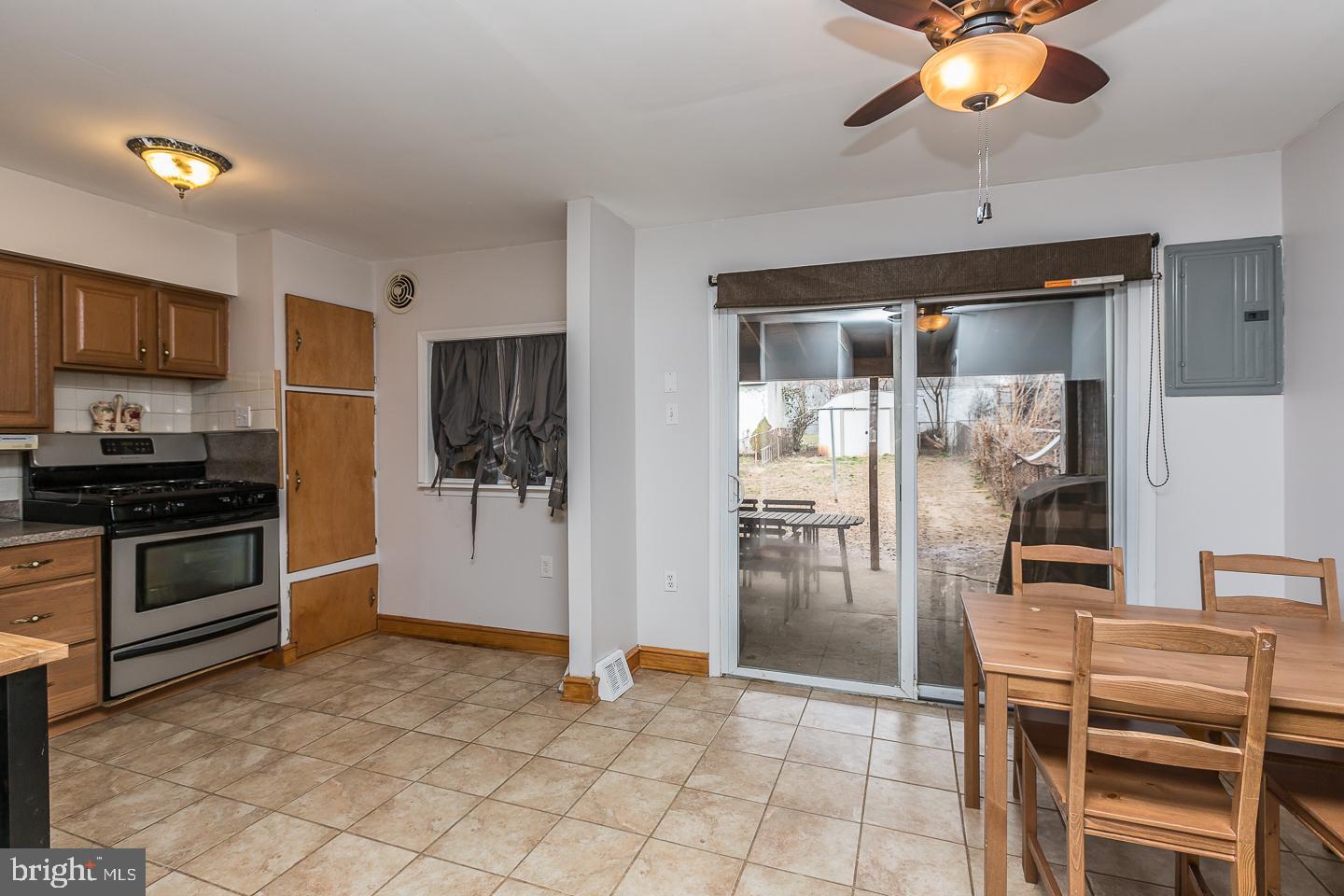 12154 Rambler Road Philadelphia, PA 19154 - Photo 6 of 27