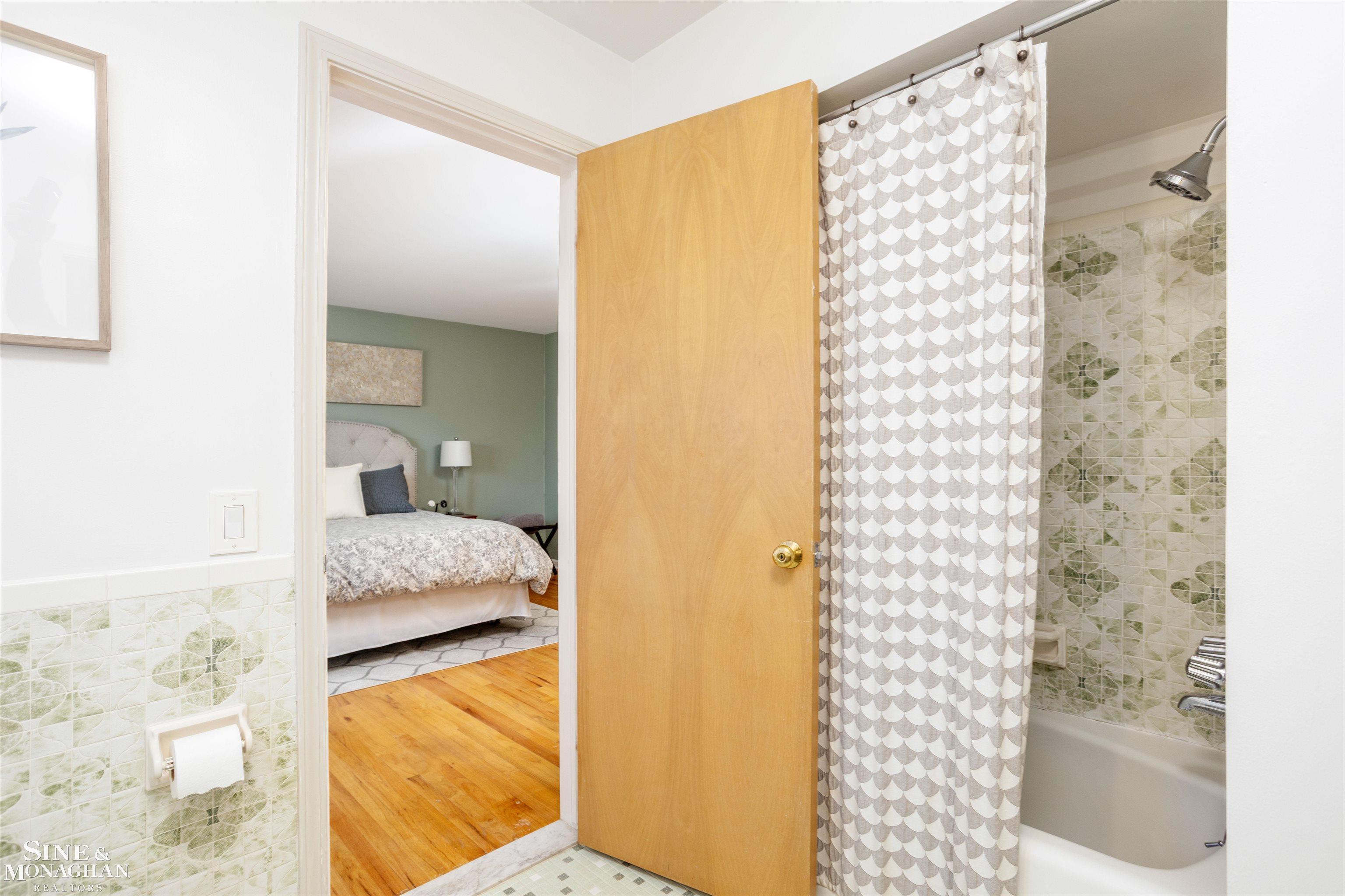 641 North Oxford Road Grosse Pointe, MI 48236 - Photo 27 of 44 50170006-0dcc3247-cf33-47c7-be82-713c2c9cb2d6.JPG