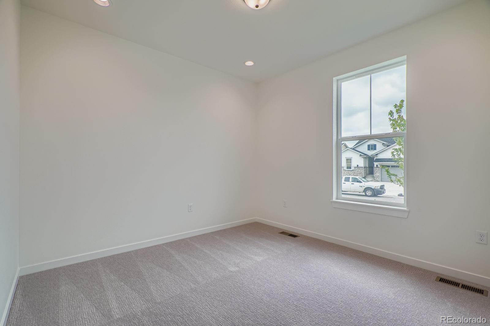 8925 South Riviera Way Aurora, CO 80016 - Photo 19 of 28