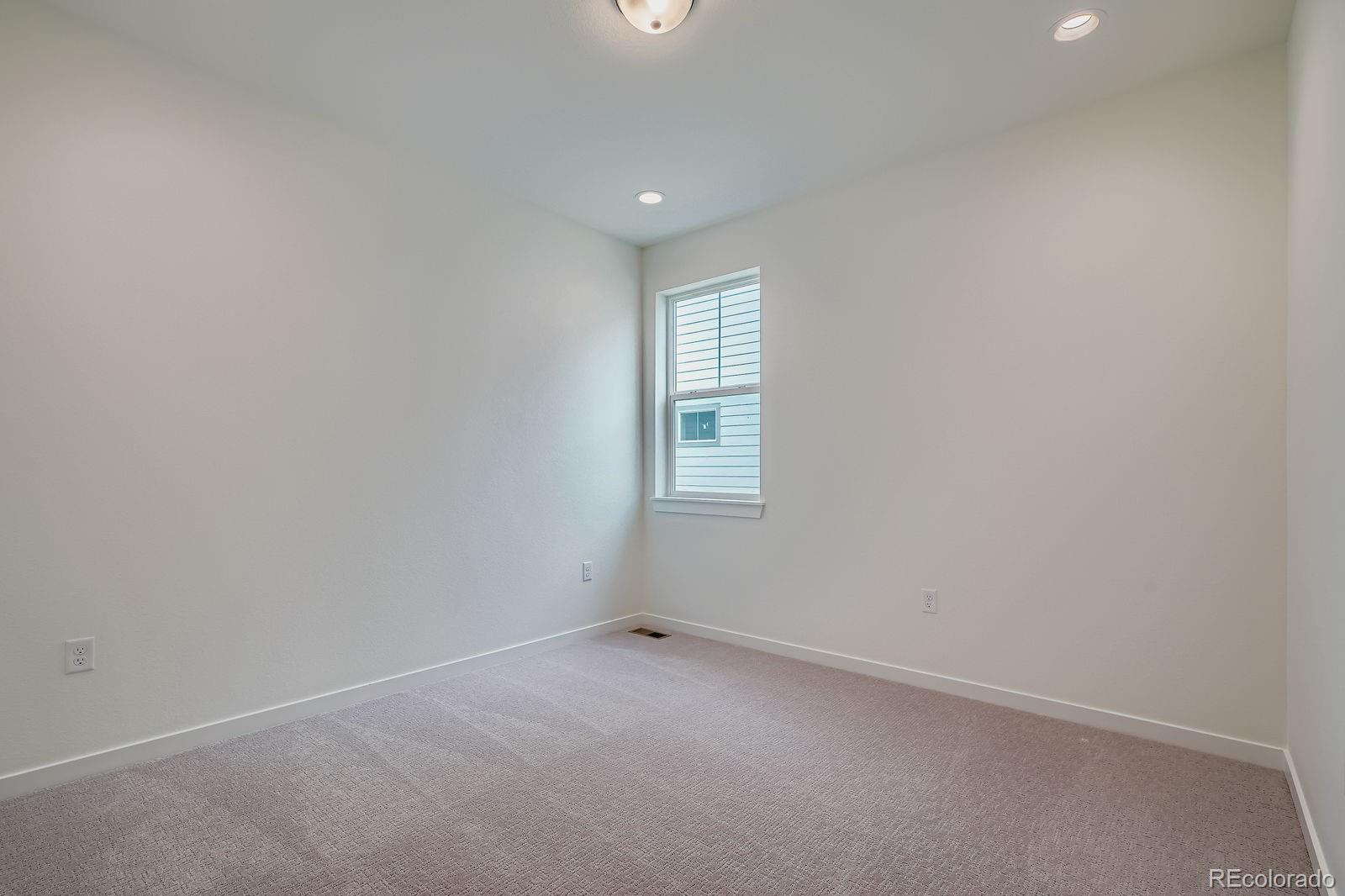 8925 South Riviera Way Aurora, CO 80016 - Photo 21 of 28