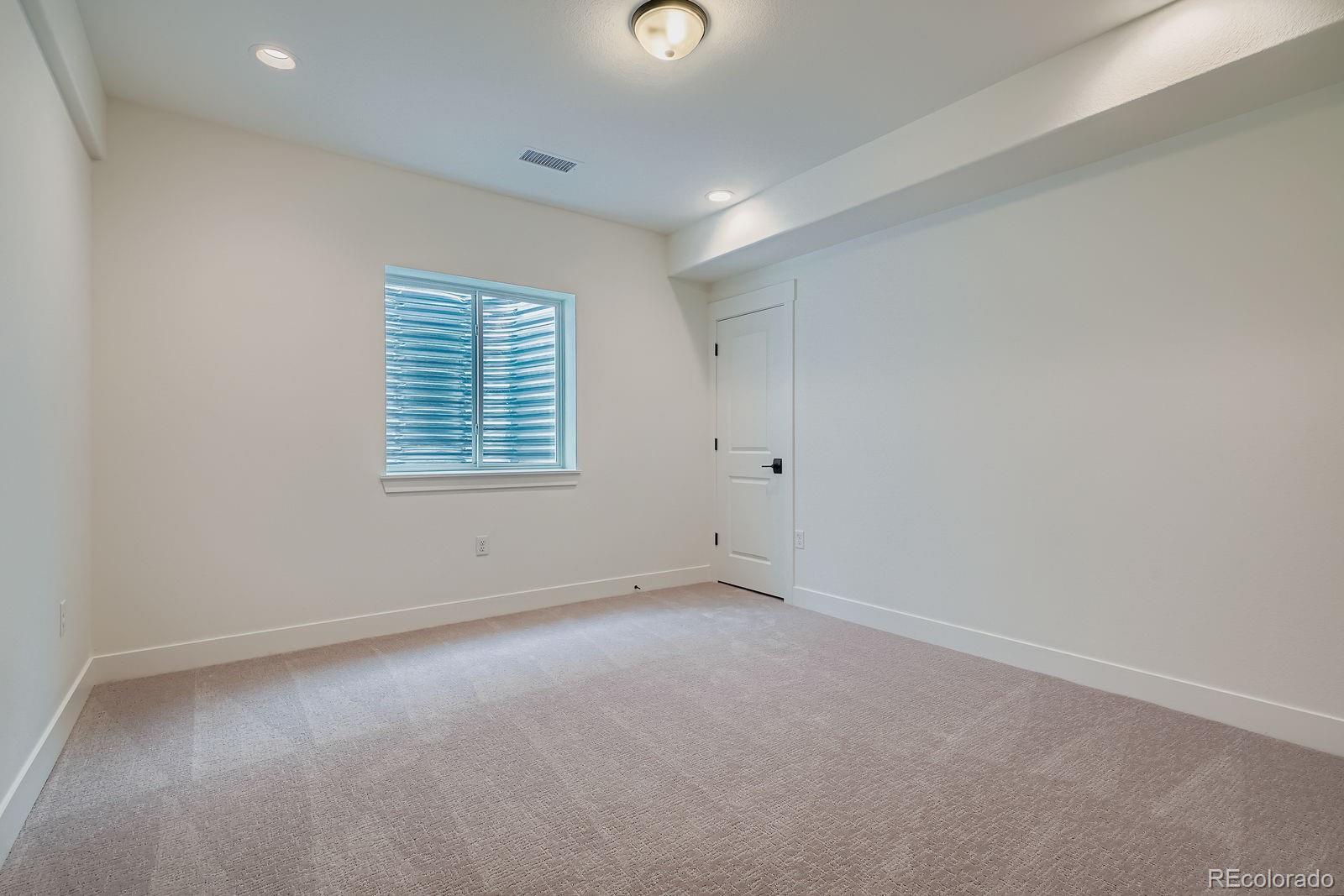 8925 South Riviera Way Aurora, CO 80016 - Photo 24 of 28