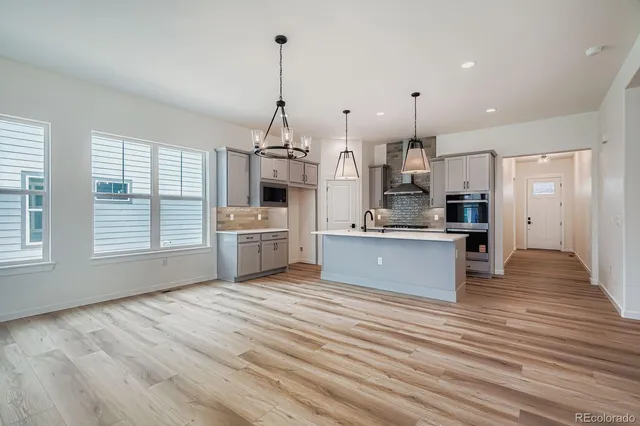 $831,000 | 8925 South Riviera Way, Aurora, CO 80016