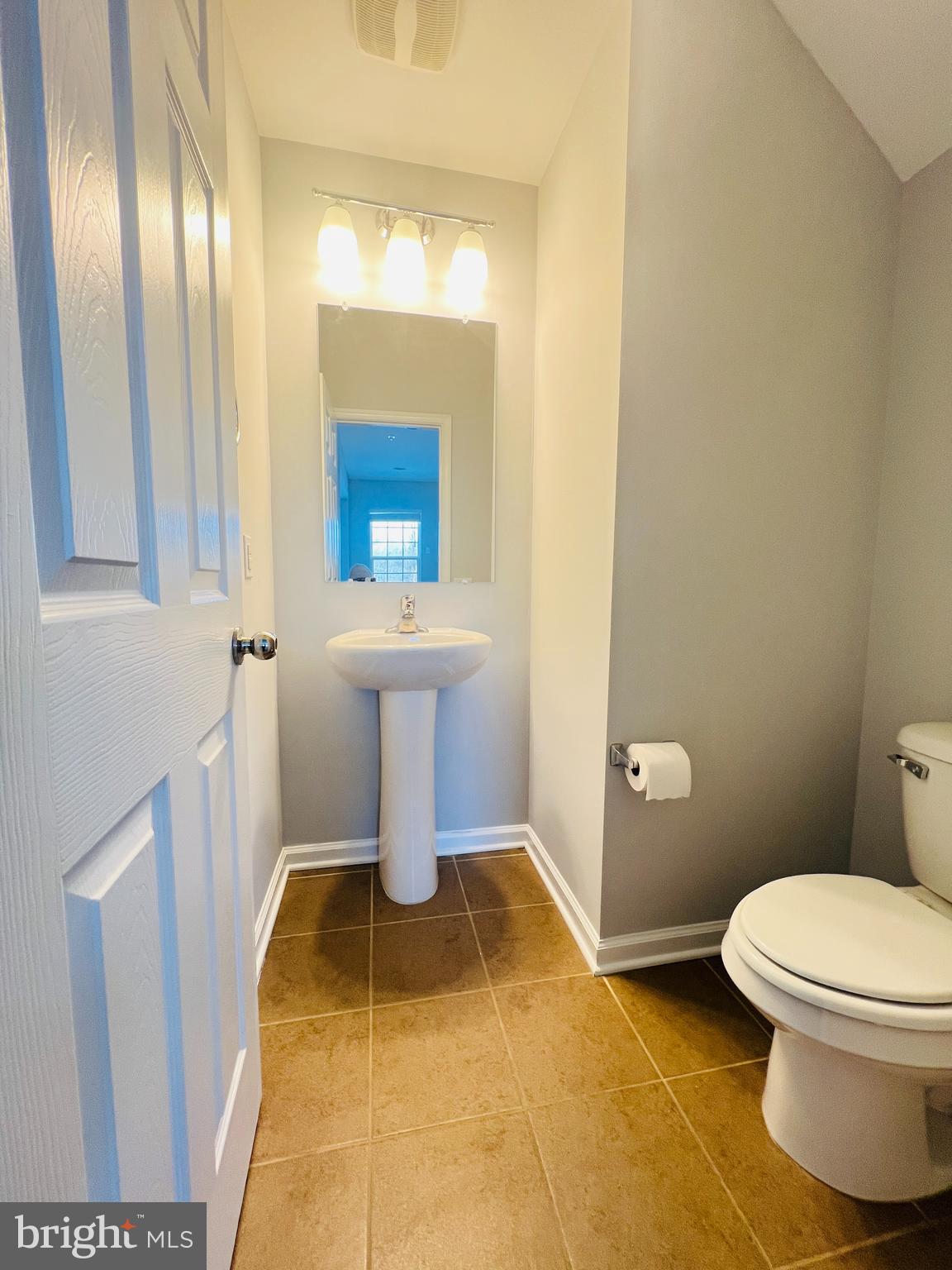 247 Sills Lane Downingtown, PA 19335 - Photo 6 of 24 Powder Room