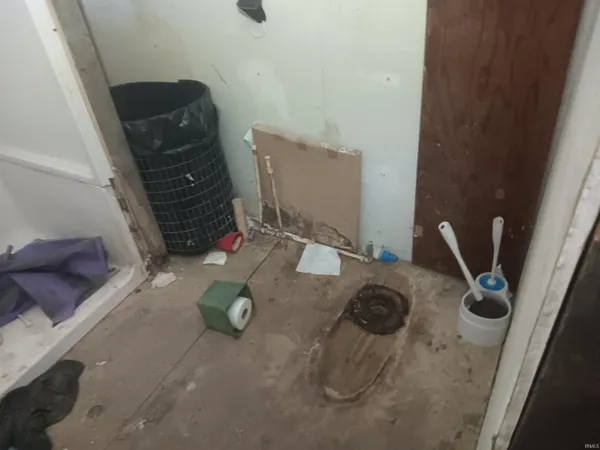 $24,500 | 113 Walnut, Hymera, IN 47855