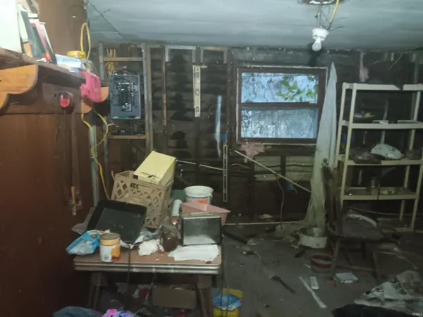 $24,500 | 113 Walnut, Hymera, IN 47855