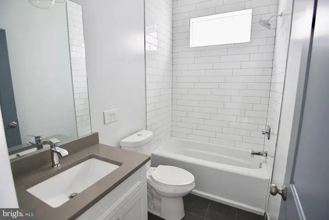 $965,000 | 1337 North Franklin Street, Philadelphia, PA 19122