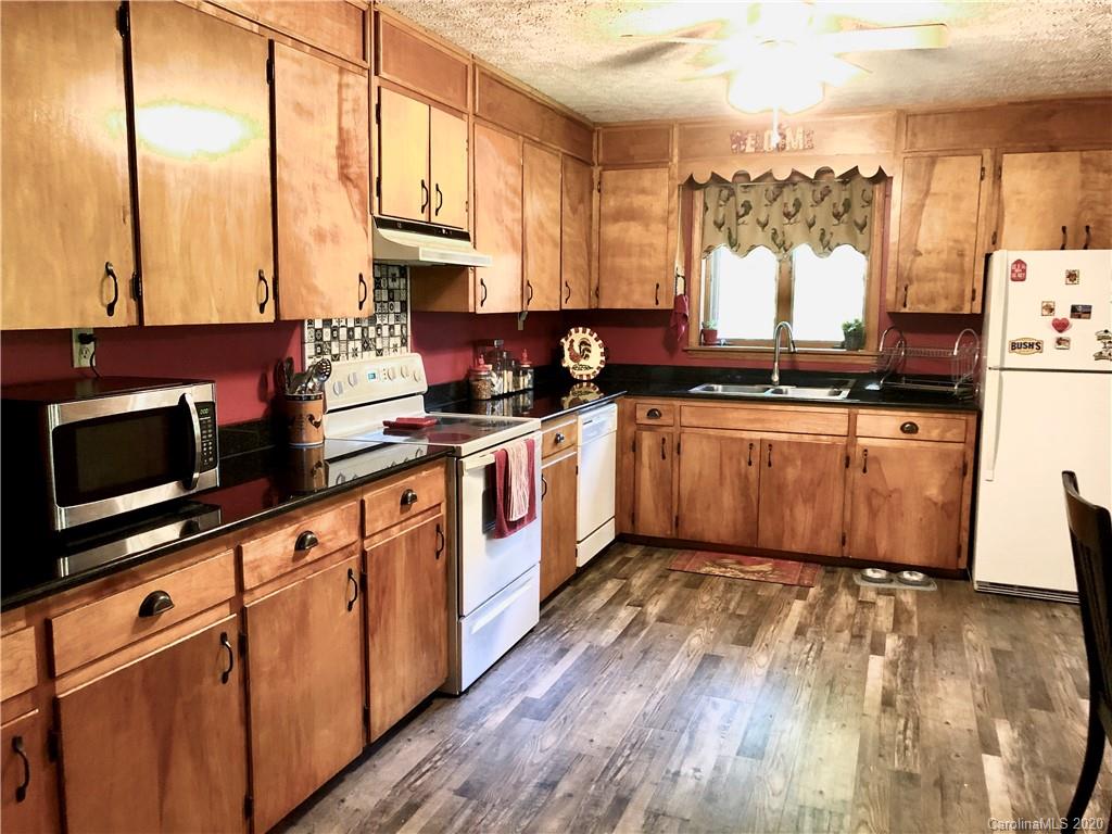 34 Gator Drive Waynesville, NC 28785 - Photo 13 of 32 Gallery Image 13