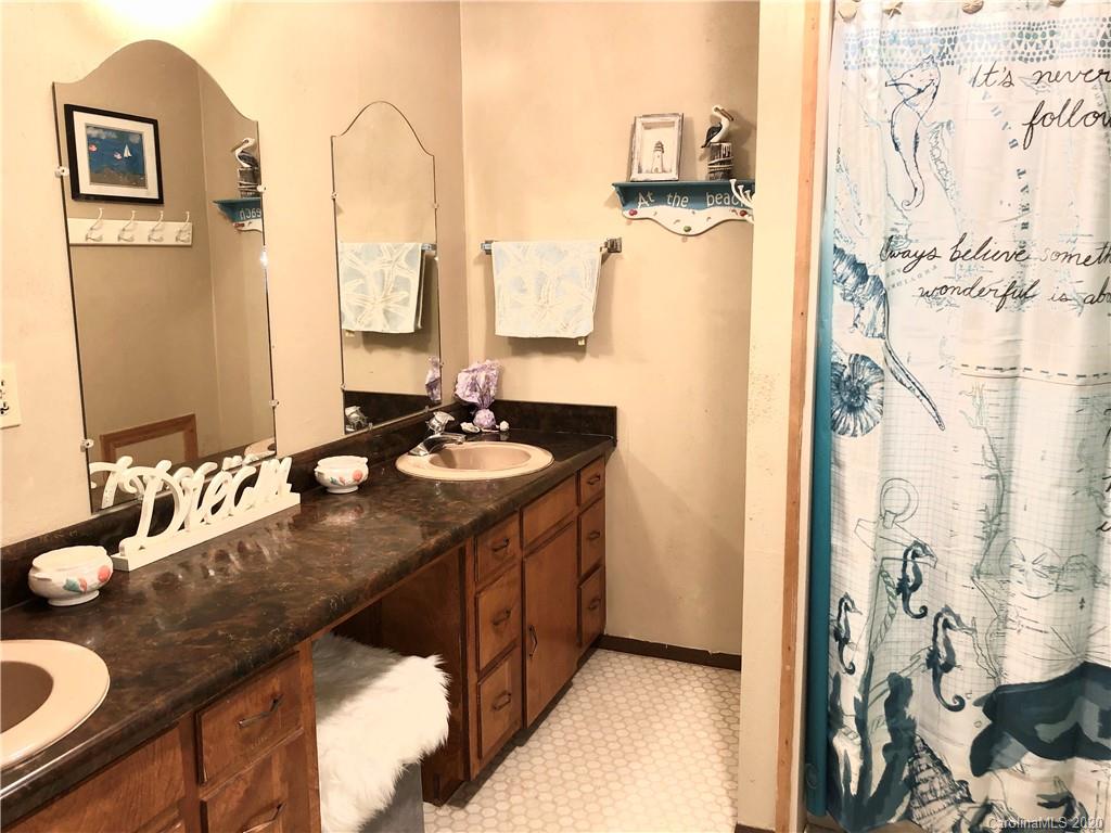 34 Gator Drive Waynesville, NC 28785 - Photo 21 of 32 Gallery Image 21