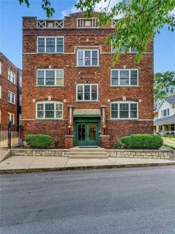 $469,000 | 4342 Rockhill Road, Unit 3, Kansas City, MO 64110