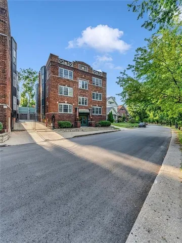 $469,000 | 4342 Rockhill Road, Unit 3, Kansas City, MO 64110