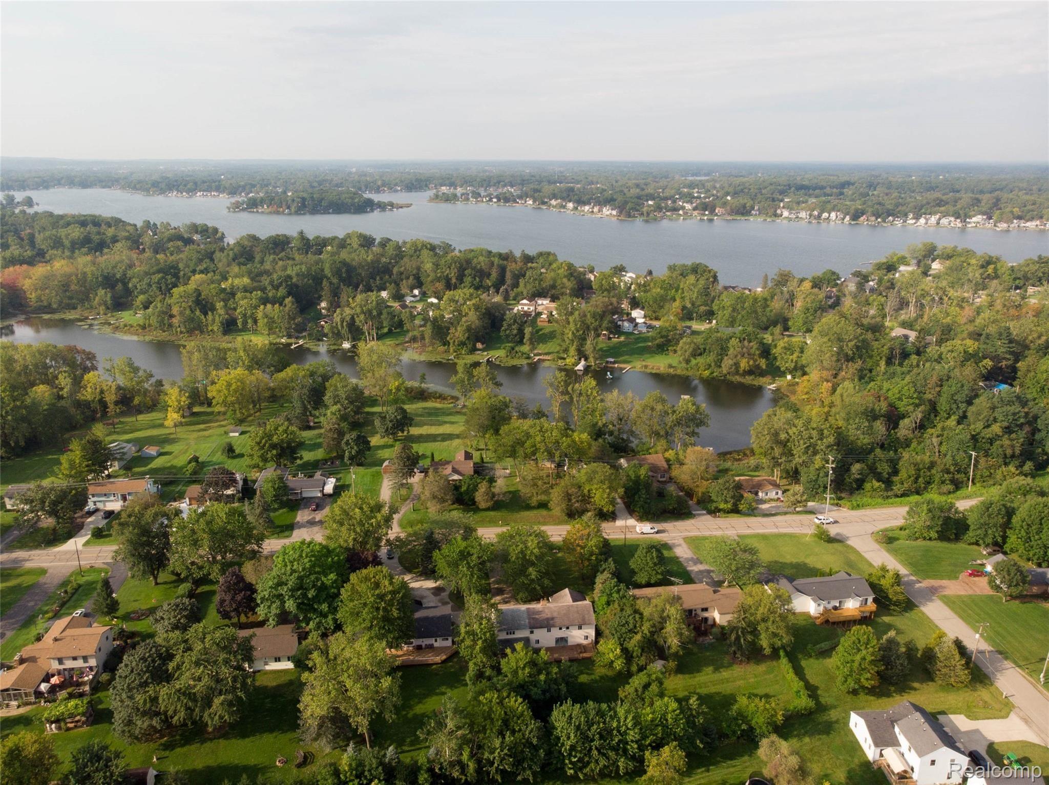 2050 North Long Lake Road Fenton, MI 48430 - Photo 34 of 38 DJI_0865.jpg