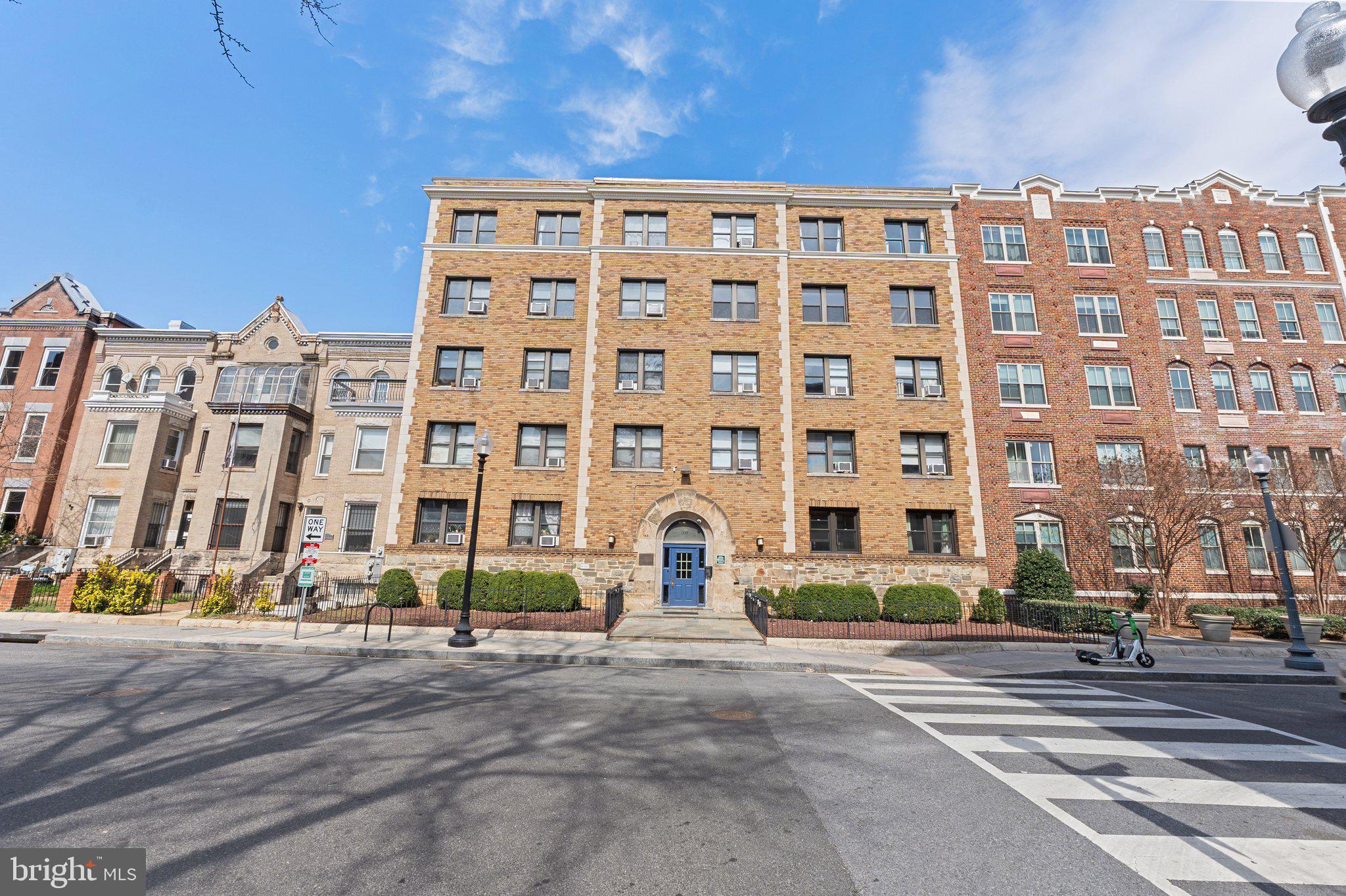 1457 Park Road Northwest, Unit 306 Washington, DC 20010 - Photo 4 of 23 Gallery Image 4