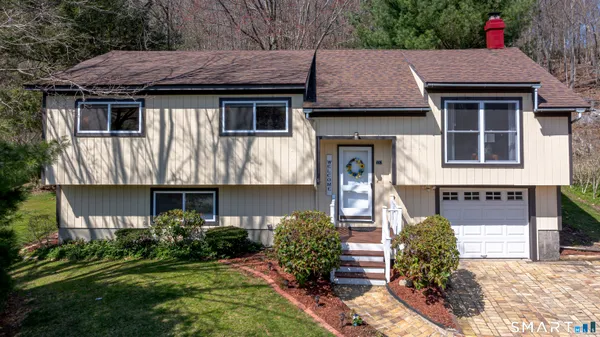 $395,000 | 332 Union City Road, Naugatuck, CT 06770