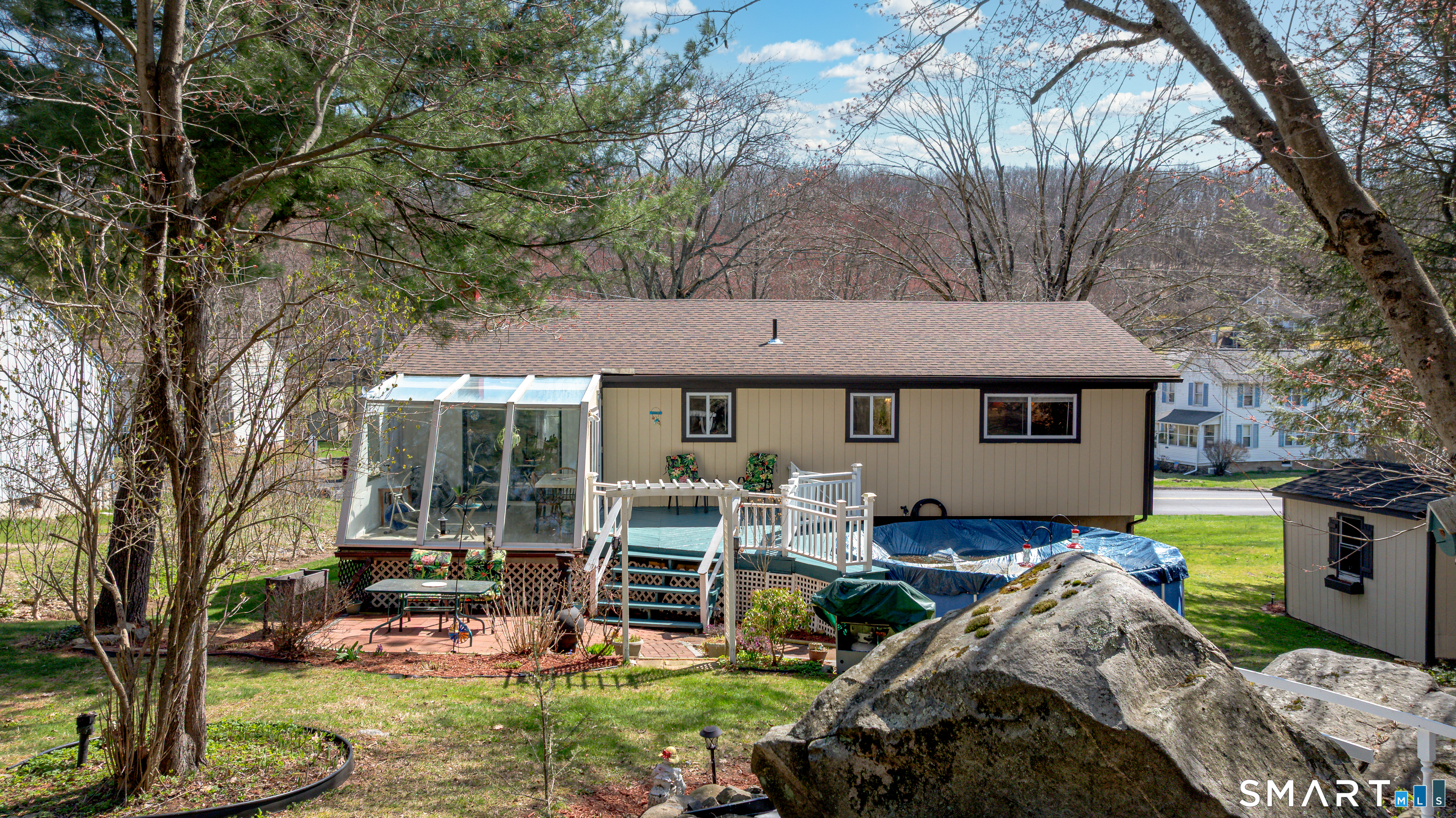 332 Union City Road Naugatuck, CT 06770 - Photo 5 of 33