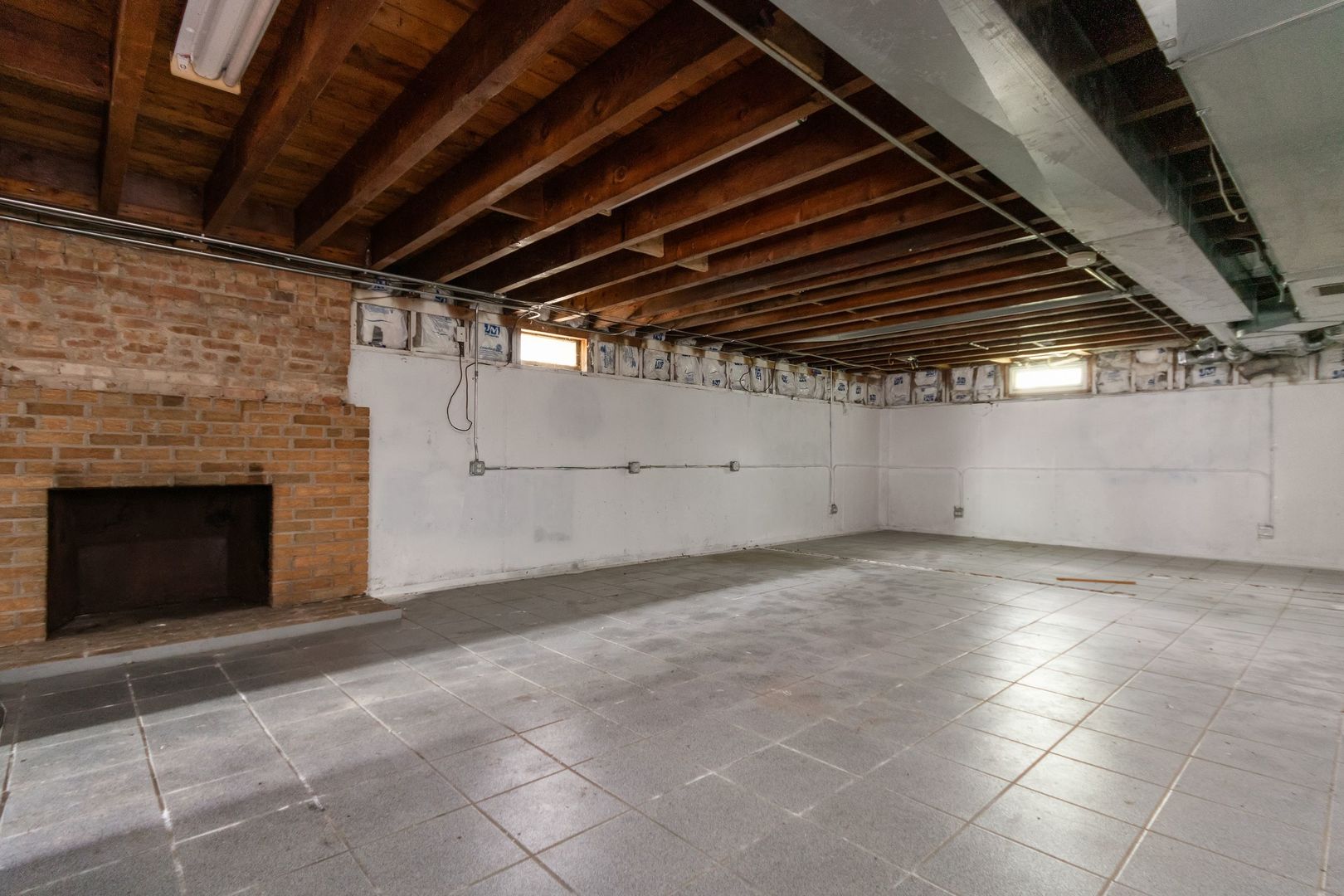 N659 Old Kirk Road West Chicago, IL 60185 - Photo 19 of 24 a view of an empty room