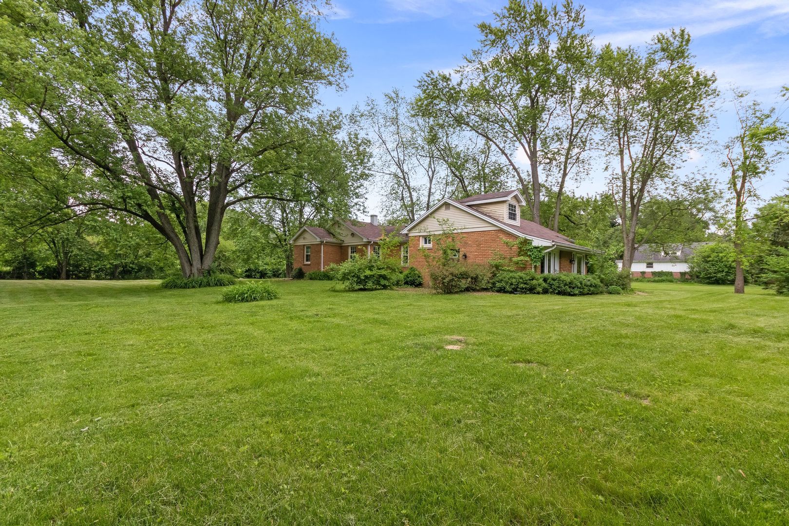 N659 Old Kirk Road West Chicago, IL 60185 - Photo 24 of 24 a view of garden with trees