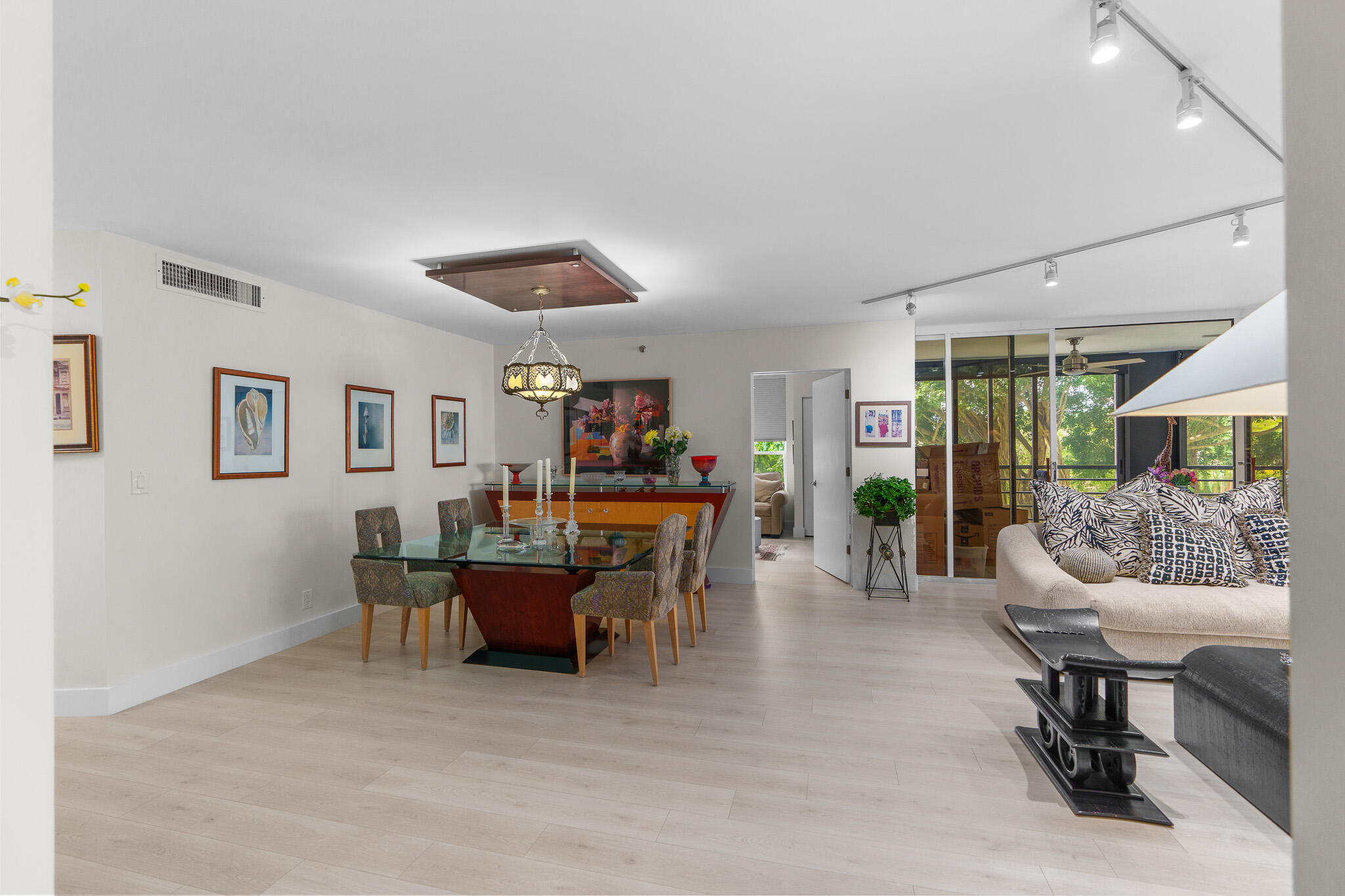 7572 Regency Lake Drive, Unit 302 Boca Raton, FL 33433 - Photo 15 of 58 DSC07833