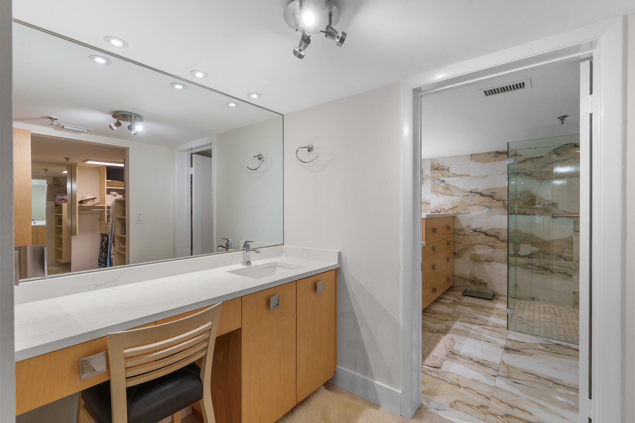 7572 Regency Lake Drive, Unit 302 Boca Raton, FL 33433 - Photo 36 of 58 DSC08087