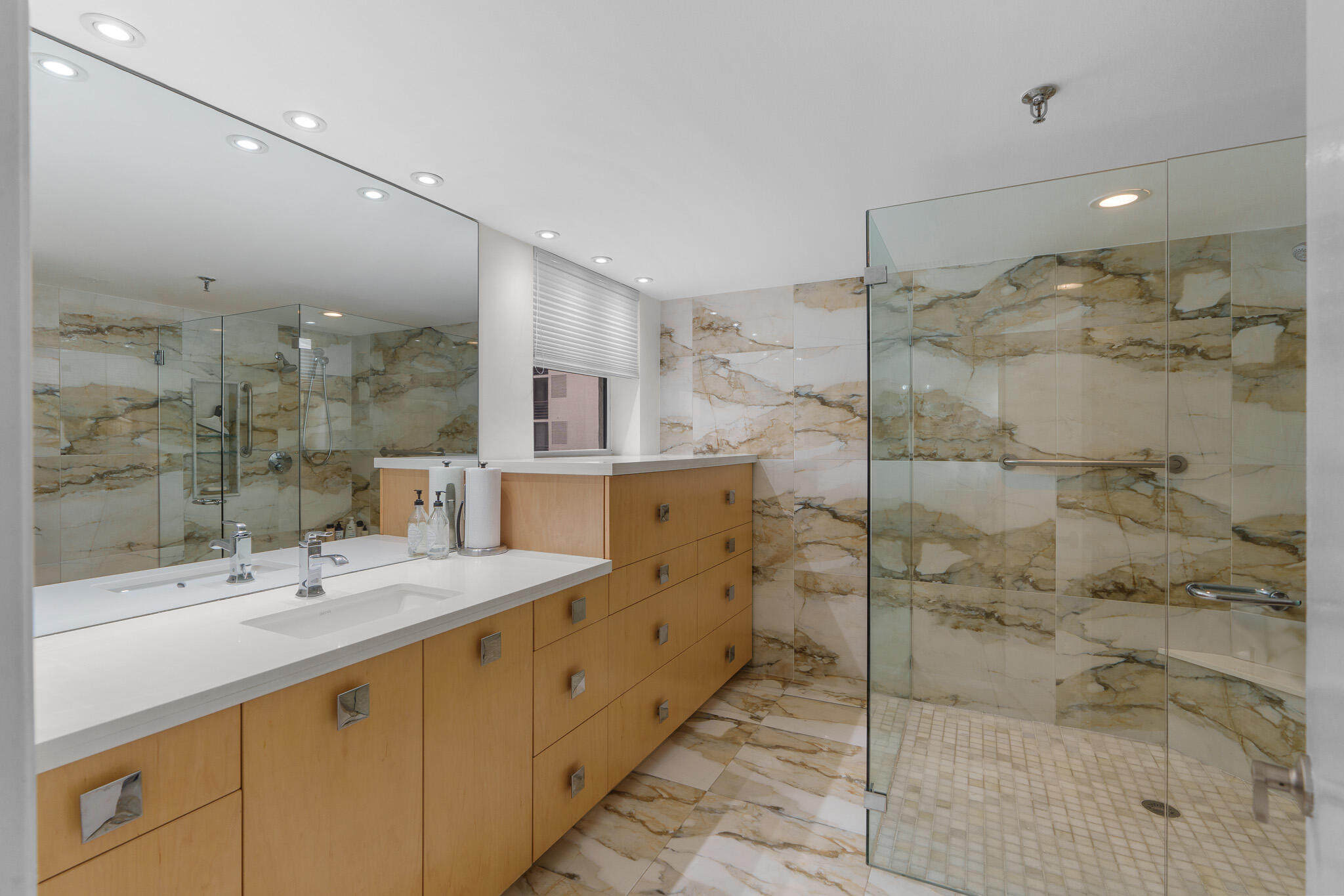 7572 Regency Lake Drive, Unit 302 Boca Raton, FL 33433 - Photo 39 of 58 DSC08082