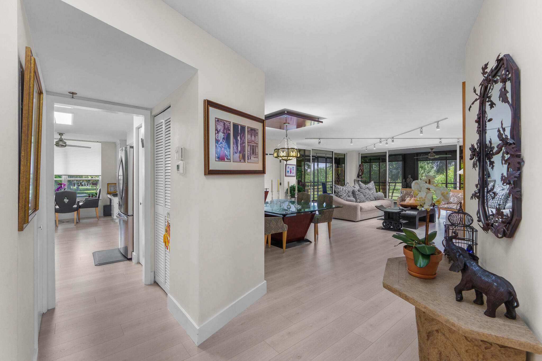 7572 Regency Lake Drive, Unit 302 Boca Raton, FL 33433 - Photo 4 of 58 DSC07768