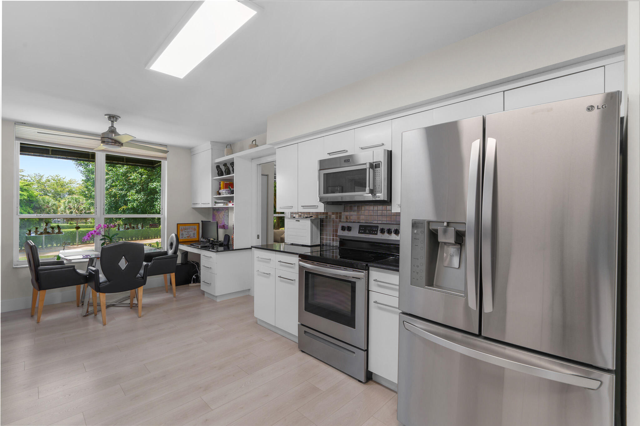 7572 Regency Lake Drive, Unit 302 Boca Raton, FL 33433 - Photo 8 of 58 DSC07894