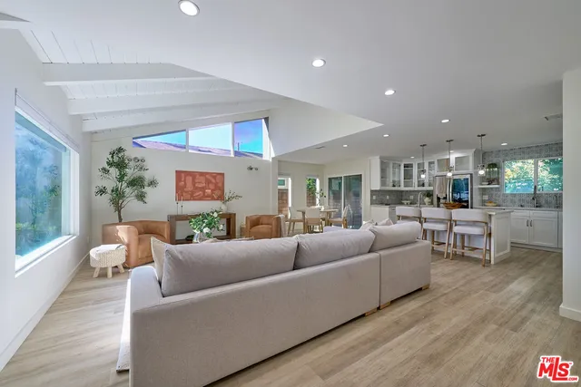 $1,549,000 | 4211 Woodland Avenue, Burbank, CA 91505