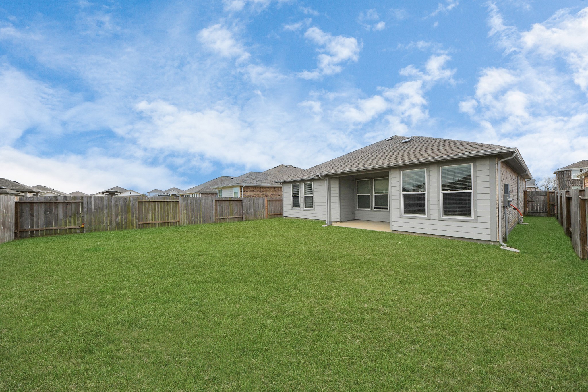 10519 Moon Valley Lane Rosharon, TX 77583 - Photo 7 of 23 a view of a house with backyard and garden