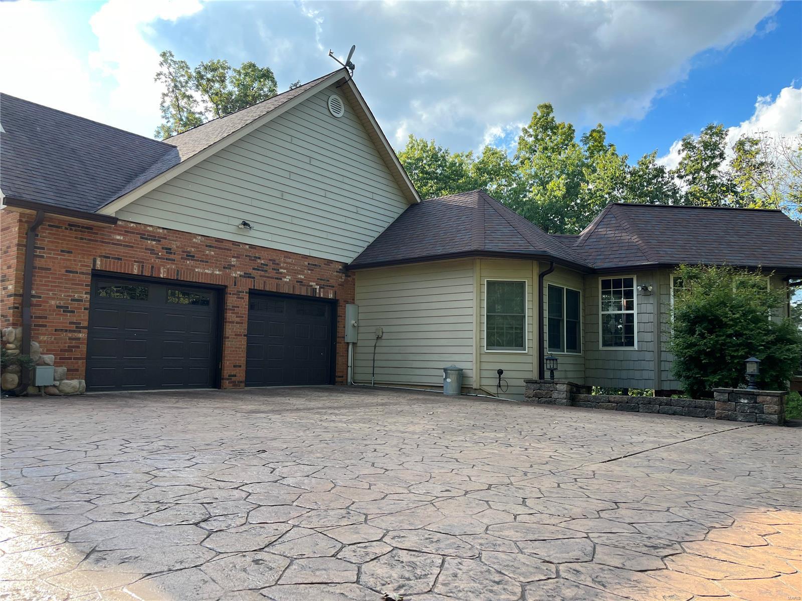 2920 Bono Road Staunton, IL 62088 - Photo 3 of 56