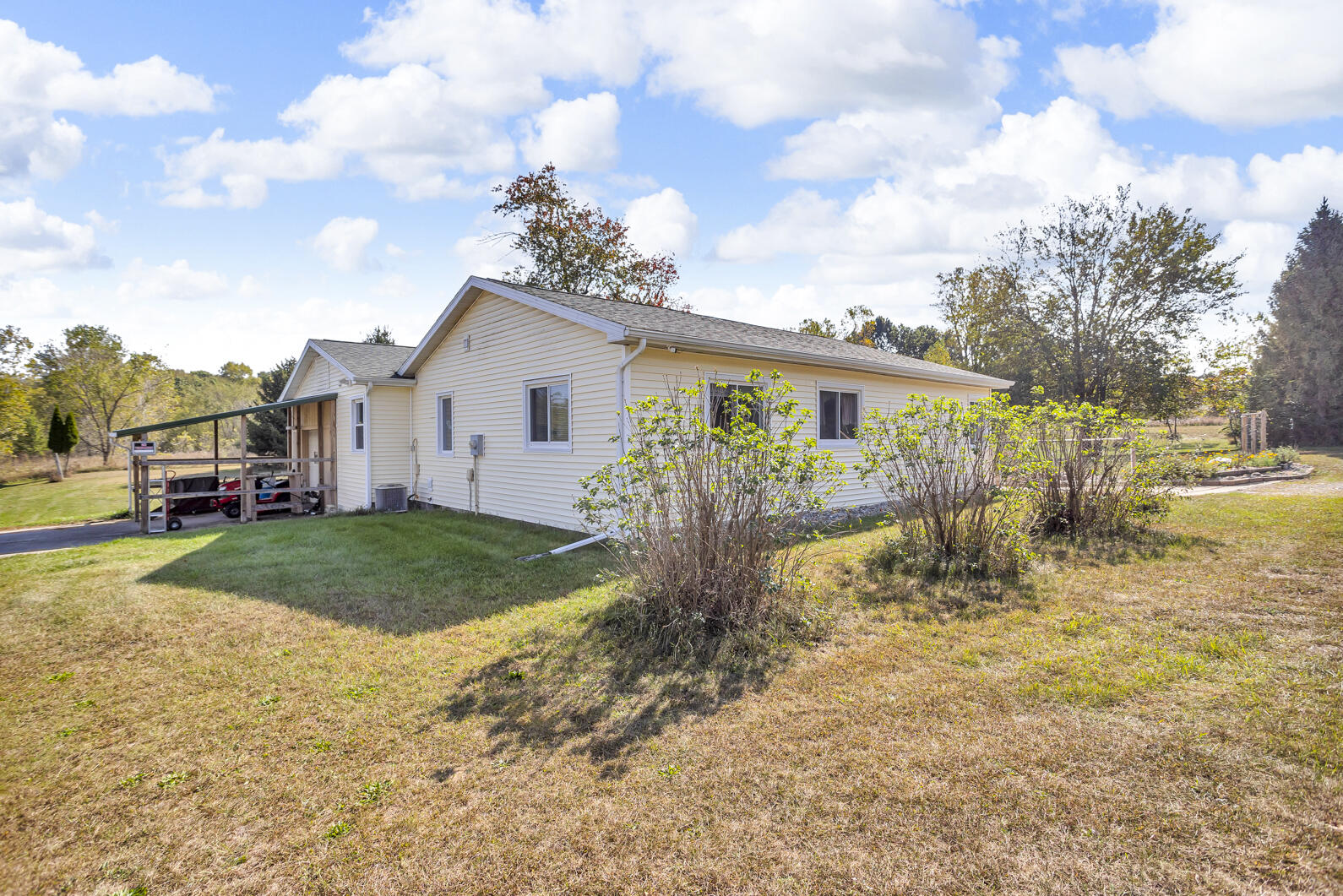 7762 Coon Hill Road Munith, MI 49259 - Photo 11 of 34 0N0A6163