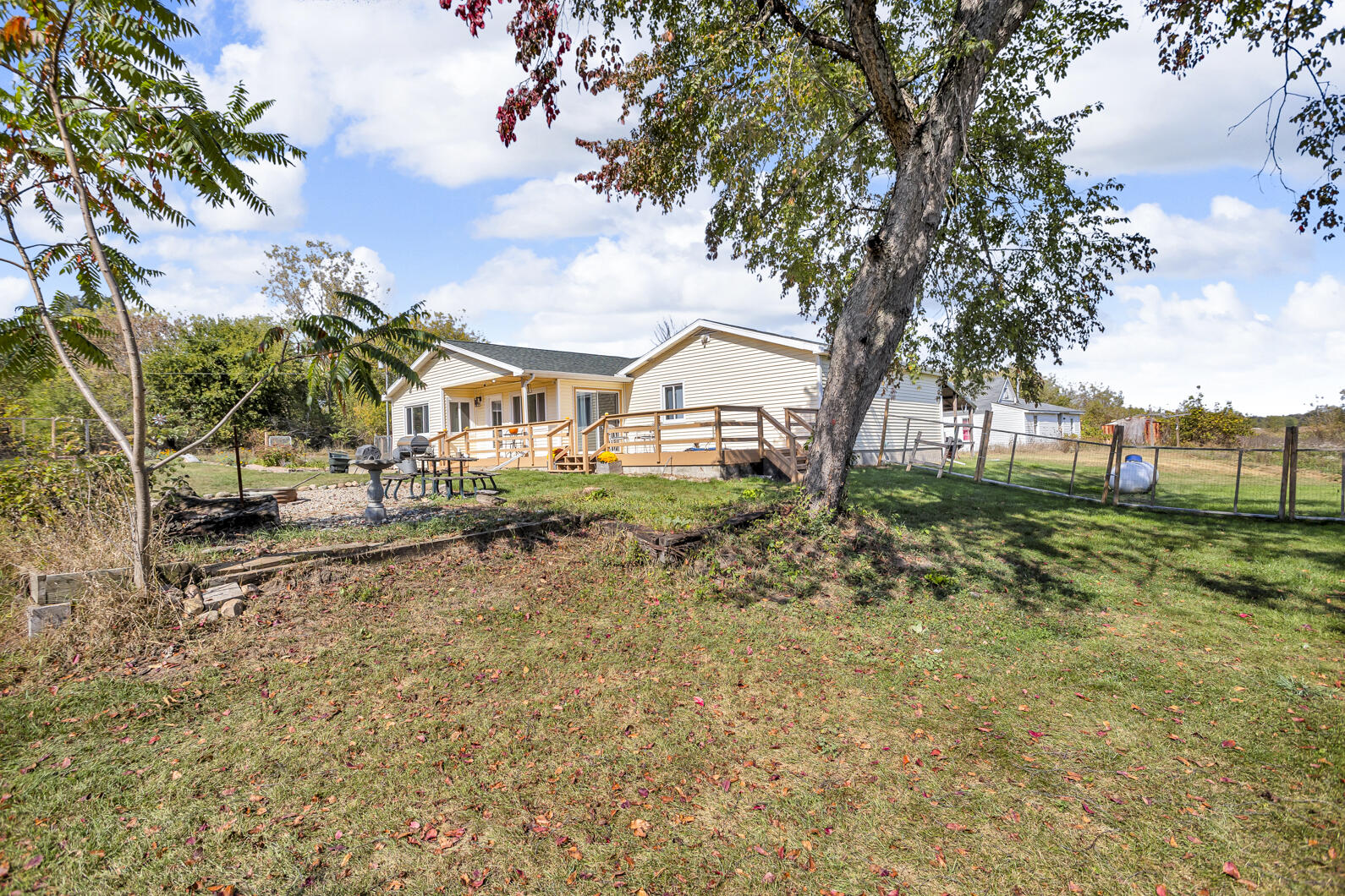 7762 Coon Hill Road Munith, MI 49259 - Photo 5 of 34 0N0A6133