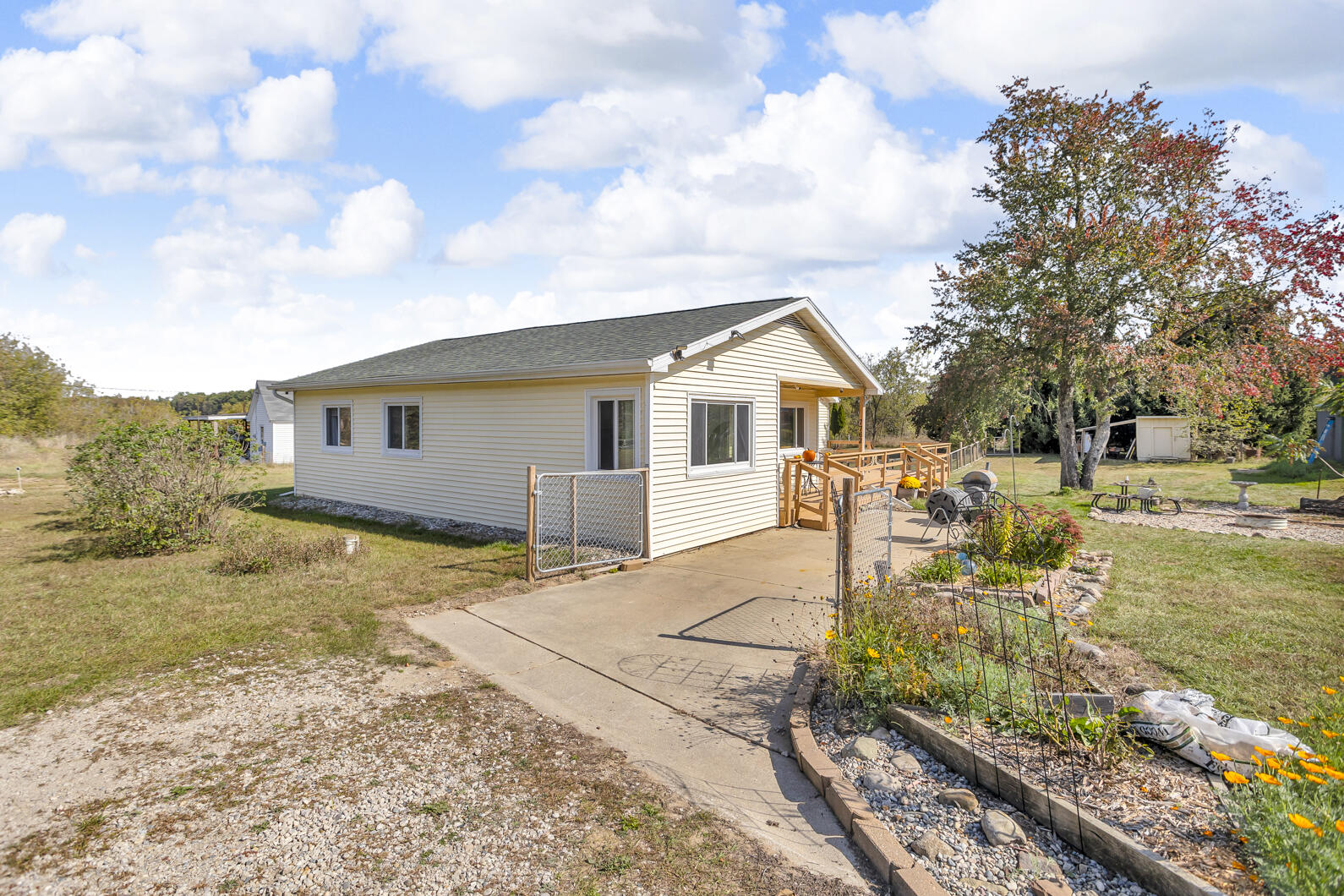 7762 Coon Hill Road Munith, MI 49259 - Photo 10 of 34 0N0A6158