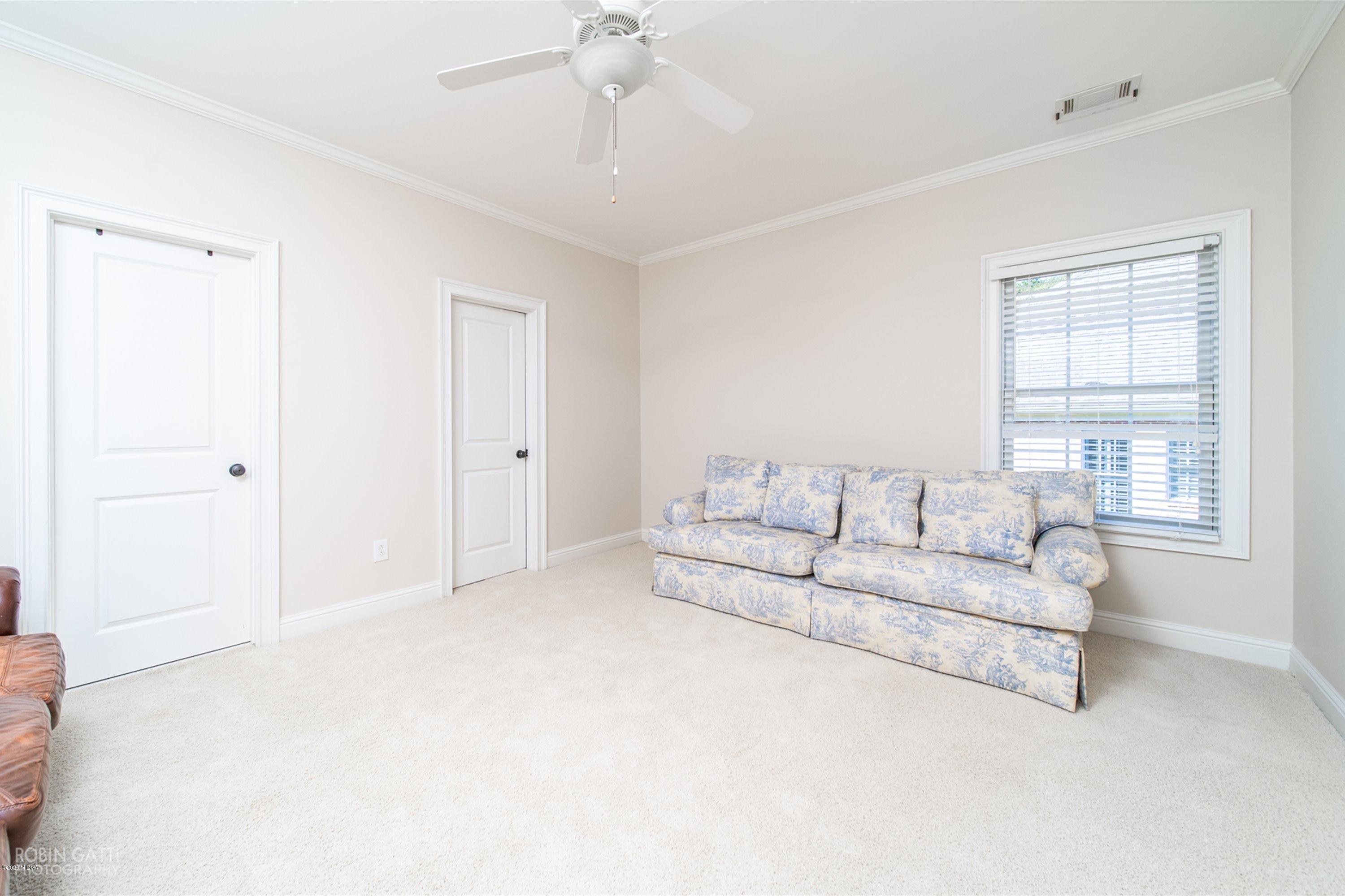 5022 Tucker Ridge Macon, GA 31210 - Photo 27 of 38 a living room with furniture and a large window