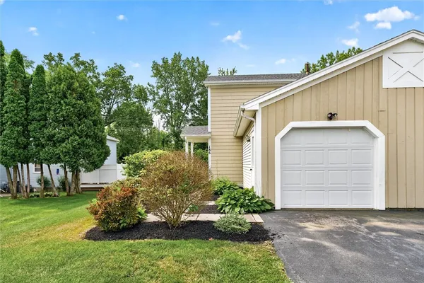 $199,900 | 186 Wycliff Drive, Webster, NY 14580