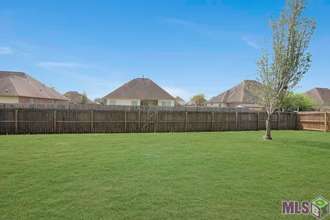 $320,000 | 2970 Majestic Oaks Avenue, Zachary, LA 70791