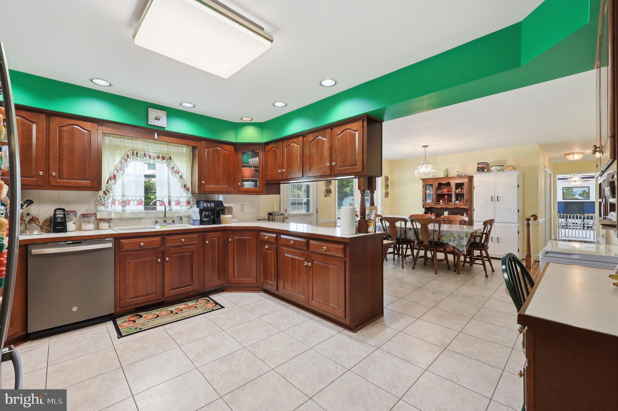 15613 Natural Well Road Williamsport, MD 21795 - Photo 9 of 54 Kitchen