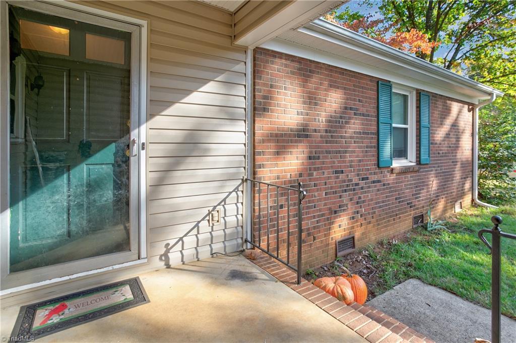 731 Bundaberg Lane Rural Hall, NC 27045 - Photo 6 of 35 Gallery Image 6
