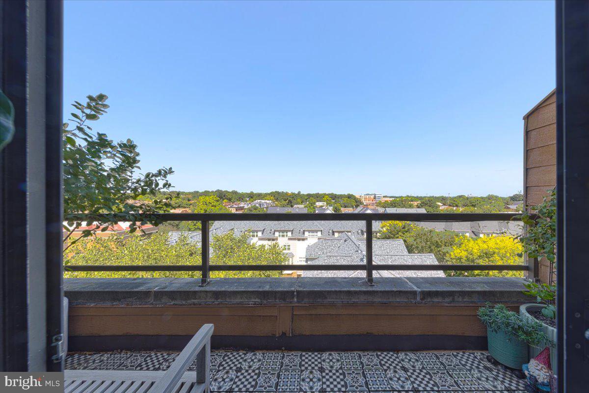 1029 North Stuart Street, Unit 704 Arlington, VA 22201 - Photo 13 of 44