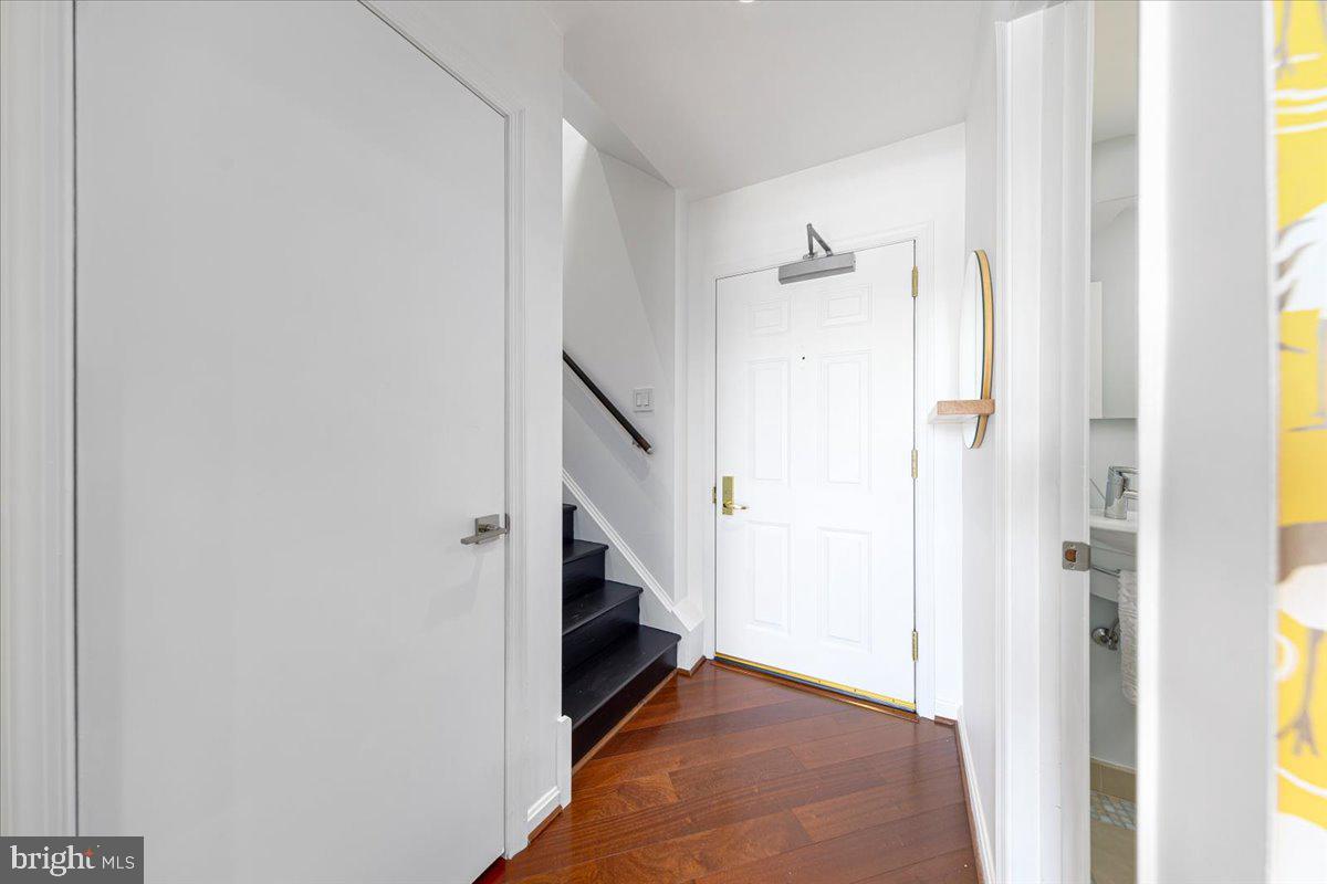 1029 North Stuart Street, Unit 704 Arlington, VA 22201 - Photo 18 of 44