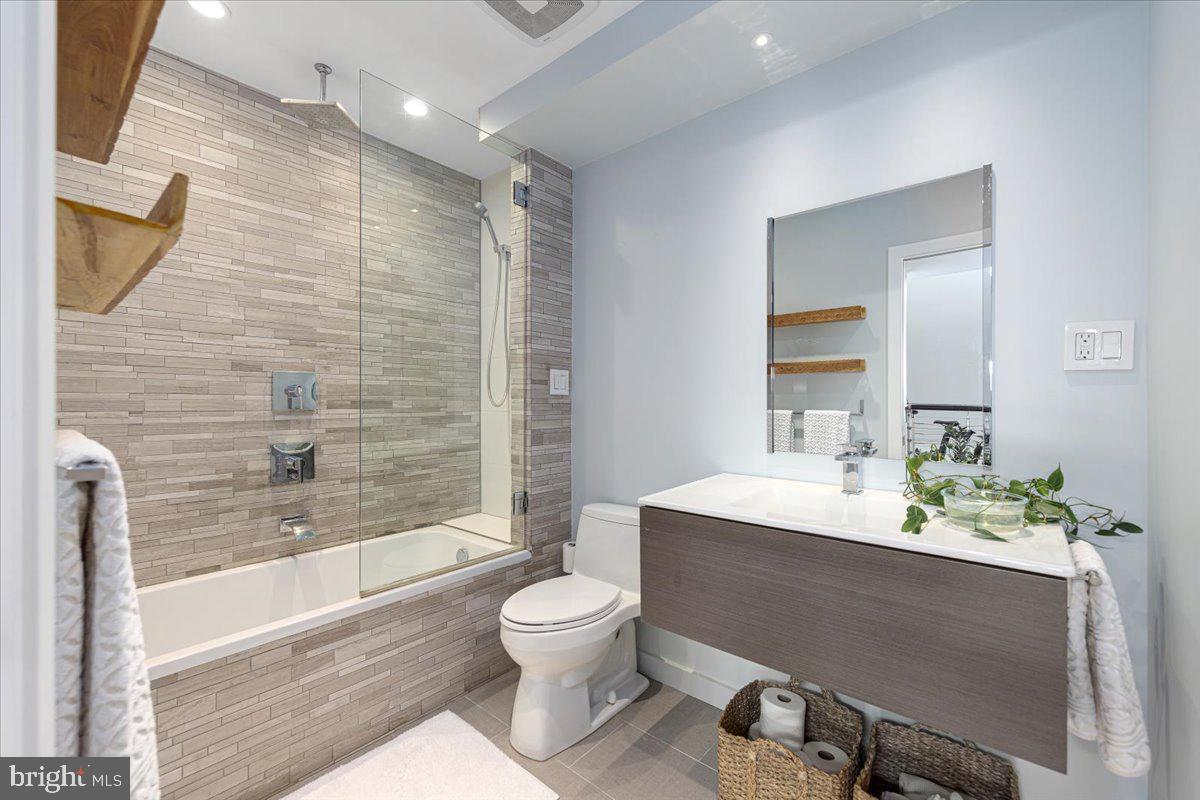1029 North Stuart Street, Unit 704 Arlington, VA 22201 - Photo 25 of 44