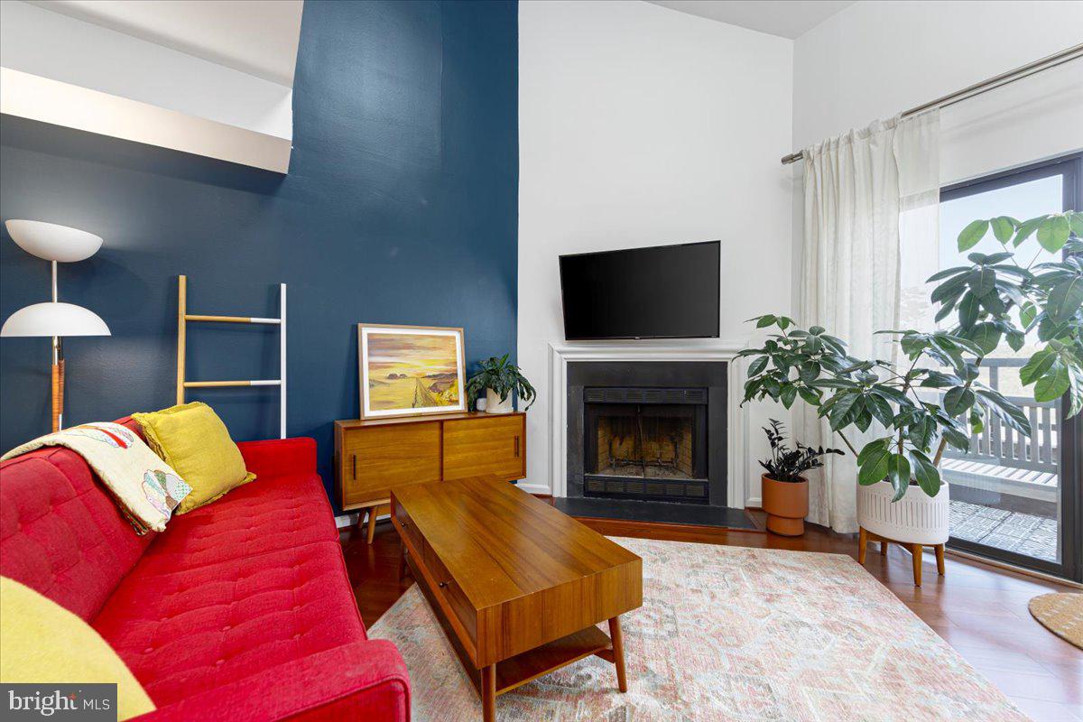 1029 North Stuart Street, Unit 704 Arlington, VA 22201 - Photo 5 of 44
