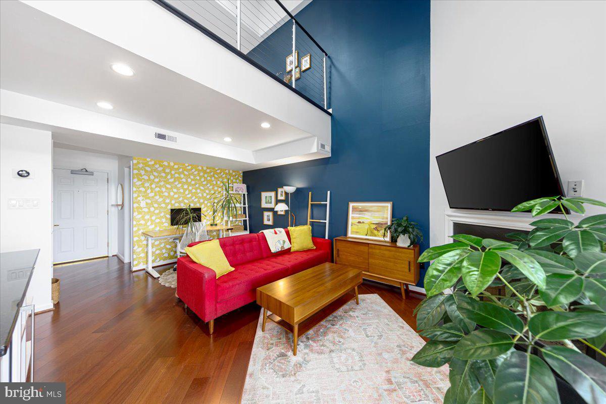 1029 North Stuart Street, Unit 704 Arlington, VA 22201 - Photo 7 of 44