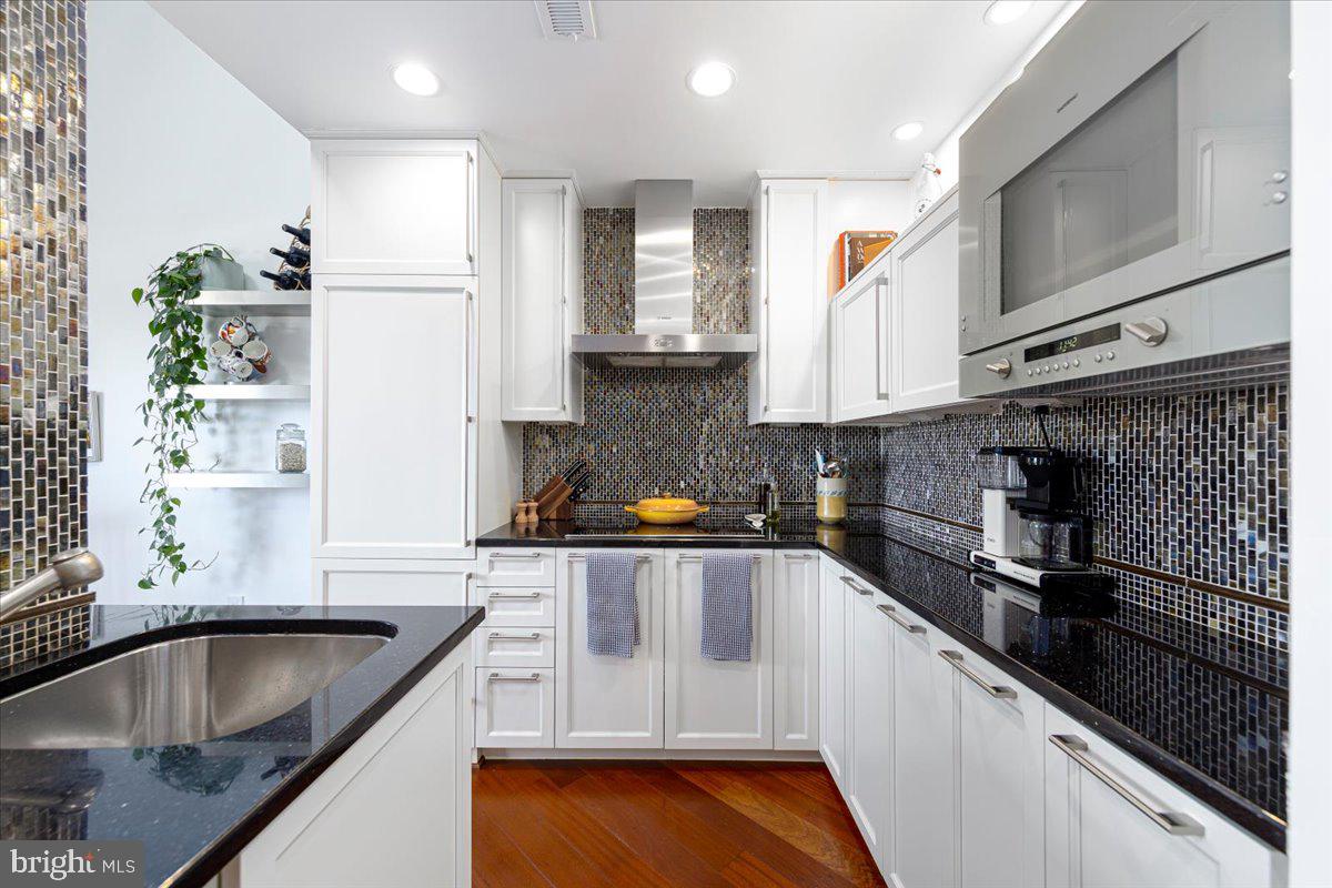 1029 North Stuart Street, Unit 704 Arlington, VA 22201 - Photo 9 of 44