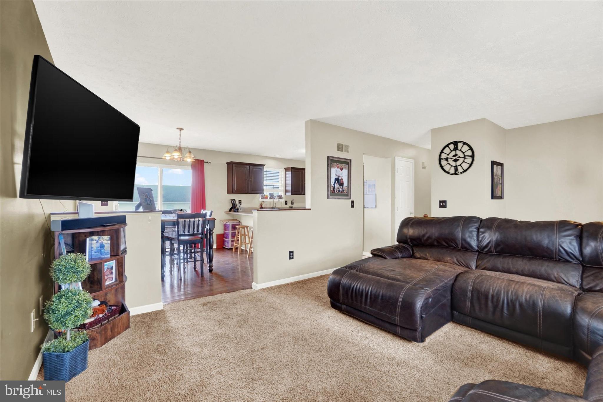 105 Coventry Cross Road Mount Wolf, PA 17347 - Photo 4 of 28 Gallery Image 4