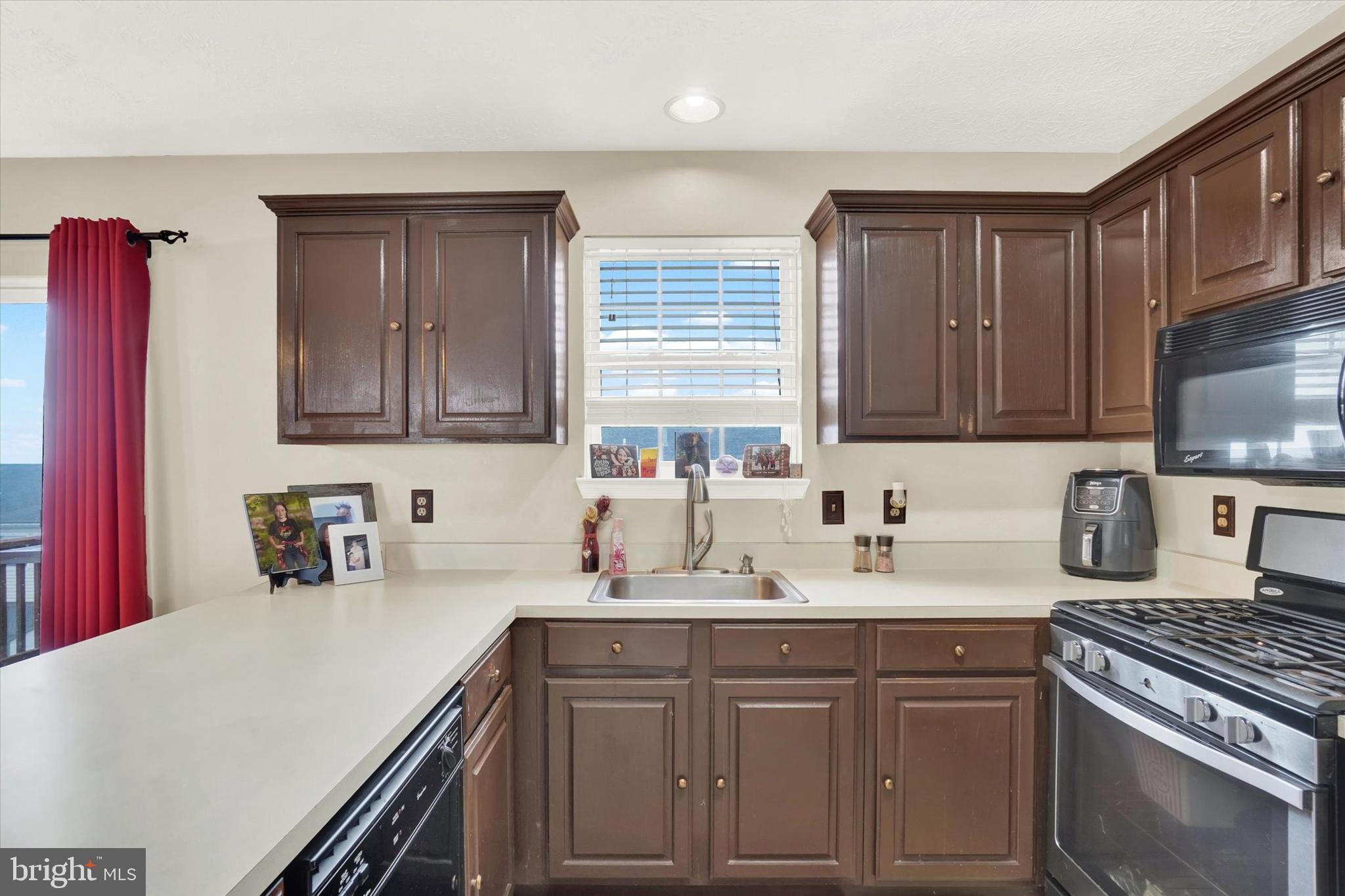 105 Coventry Cross Road Mount Wolf, PA 17347 - Photo 7 of 28 Gallery Image 7