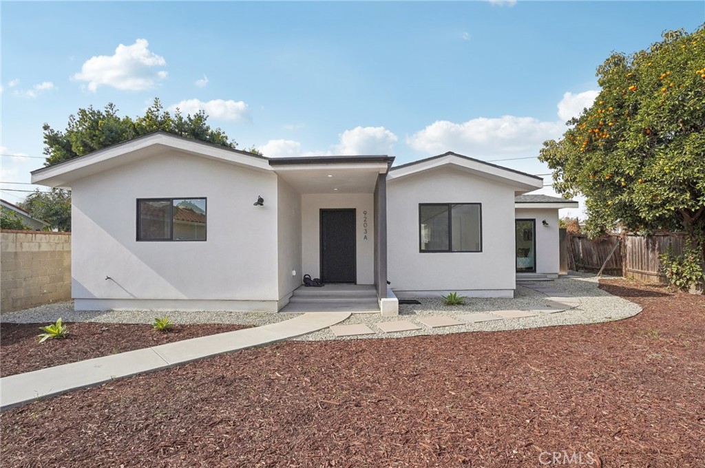 9203 Chaney Avenue Downey, CA 90240 - Photo 2 of 52