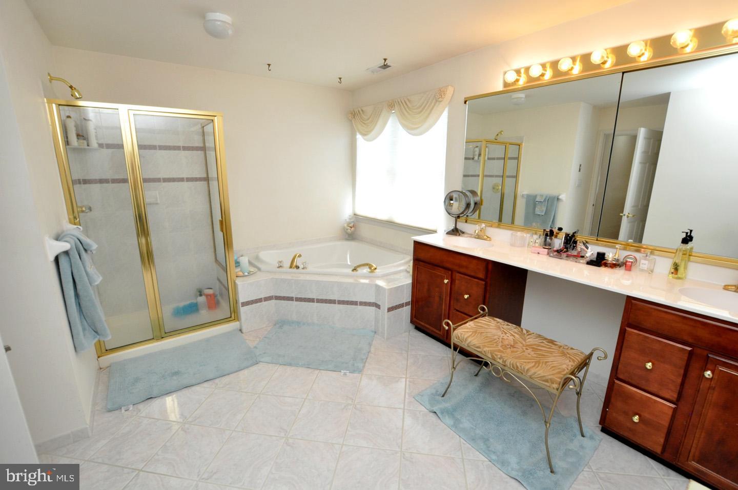 46 Palmer Drive Moorestown, NJ 08057 - Photo 20 of 23 Main Bedroom Bathroom