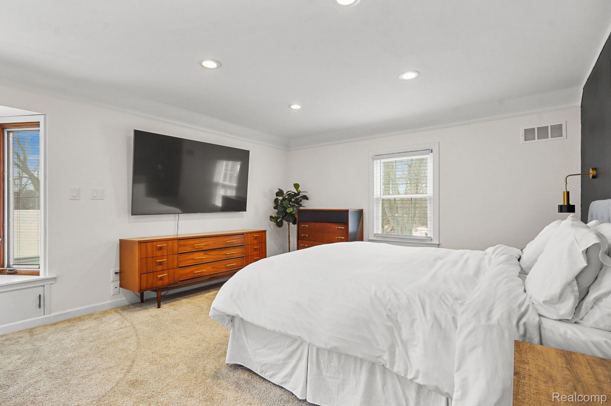 657 Hawthorne Road Grosse Pointe, MI 48236 - Photo 21 of 24