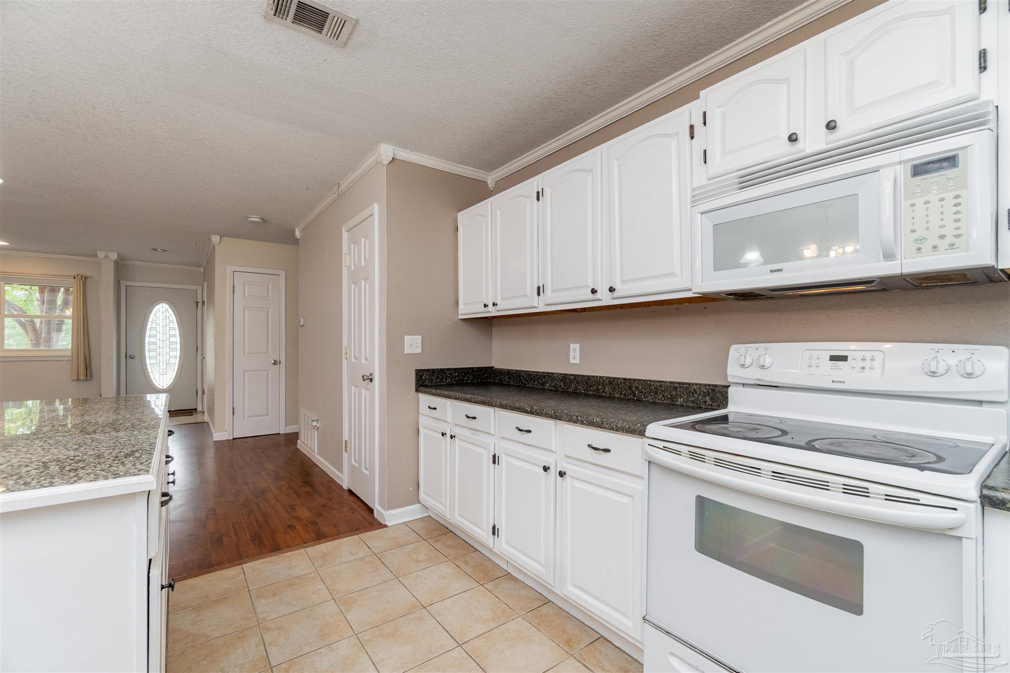 460 Tall Pines Road Cantonment, FL 32533 - Photo 11 of 33 Gallery Image 11